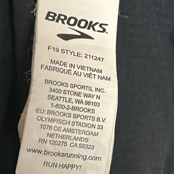 Brooks nightlife running jacket,men S. Packable utility,windbreaker,sporty EC - Picture 10 of 14
